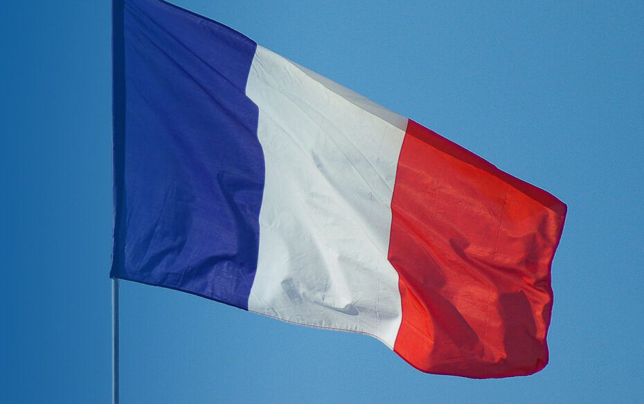 Zu sehen ist die französische Flagge.